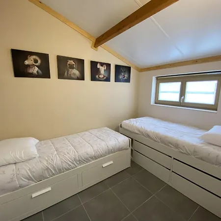 펜션 Westhinder Ii H8